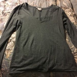Gray v-neck long sleeve
